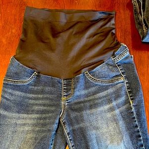 A Glow Maternity Jeggings
